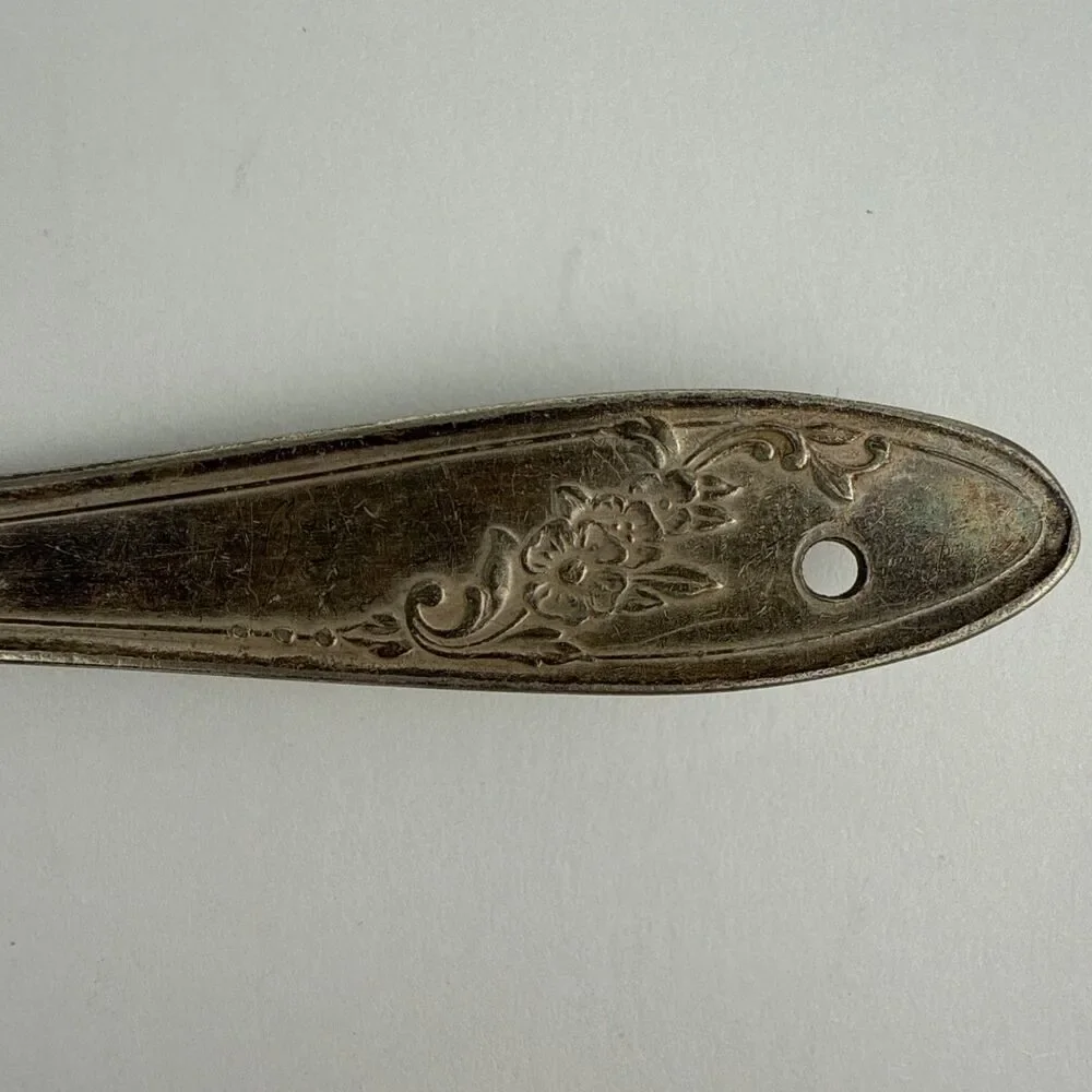 VTG Oneida Community Tudor Plate QUEEN BESS II 1946 Solid Serving Spoon 8 1/4